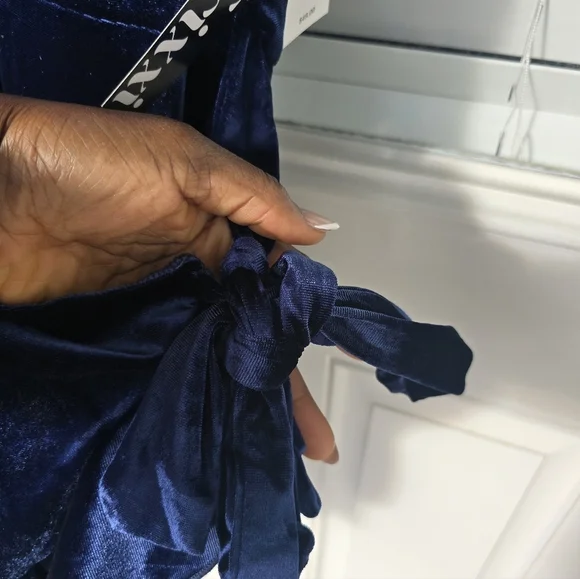 Trixxi Juniors' Puff-Sleeve Faux-Wrap Velvet Dress Sz L Women Blue Holiday - Picture 11 of 15